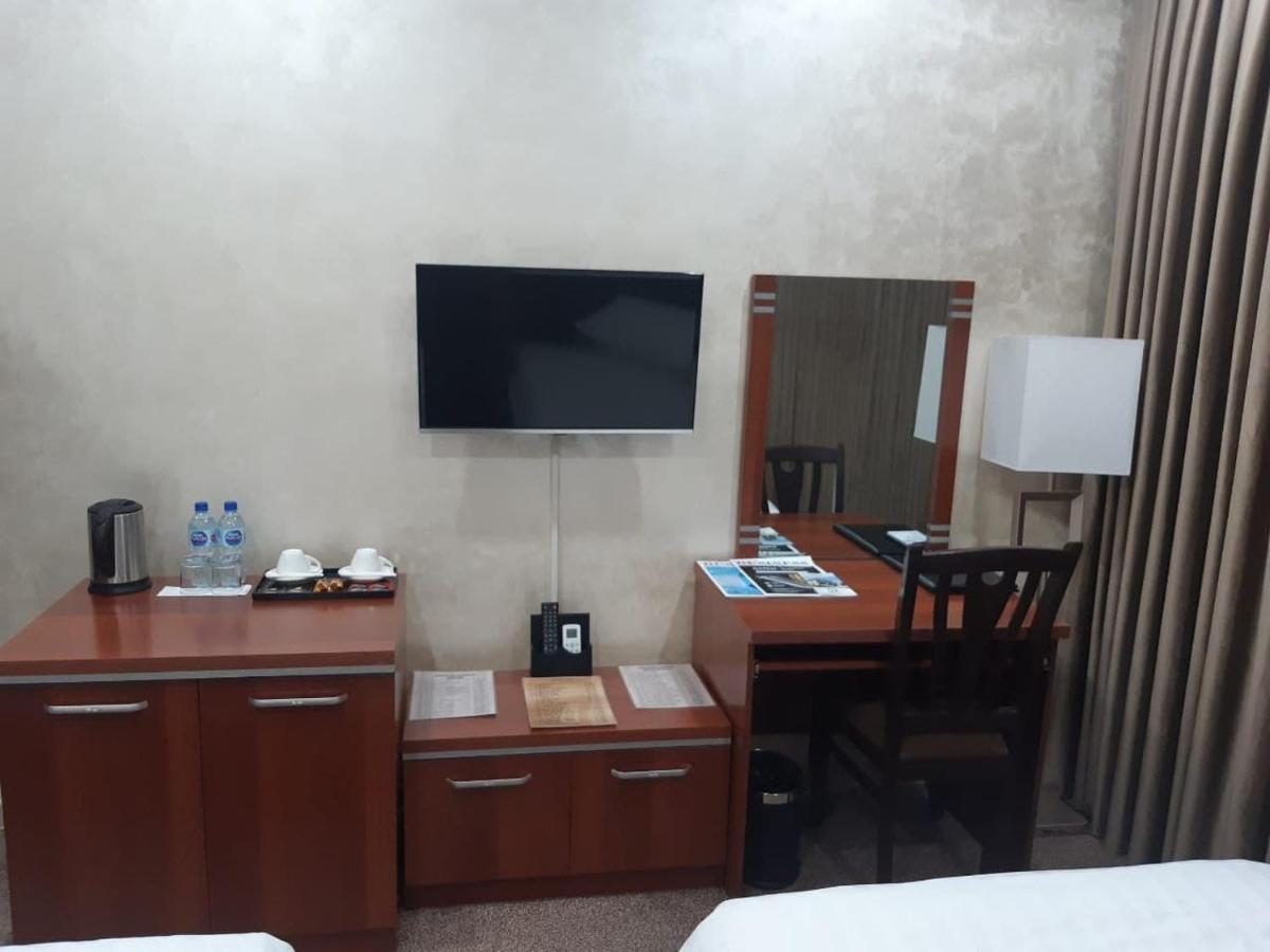 Zarafshan Grand Hotel Malik Exterior foto